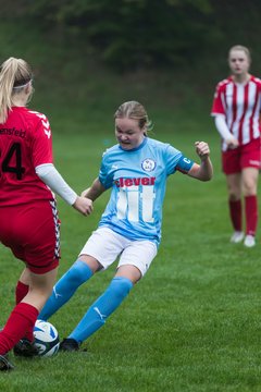 Bild 110 - wBJ TuS Tensfeld - SV Fortuna St. Juergen